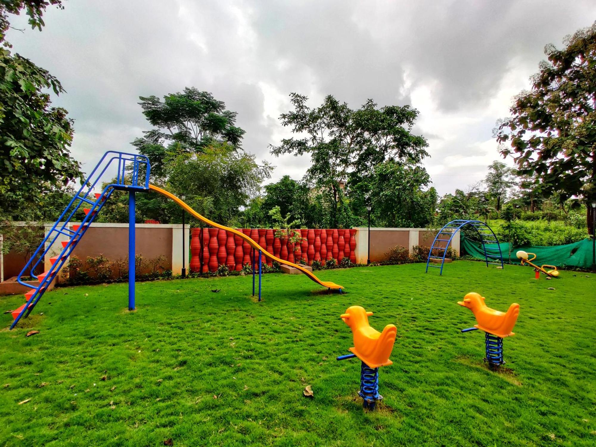 Pushpam Sanskruti Resort Karjat - A Pure Veg Resort Dhamni Bagian luar foto
