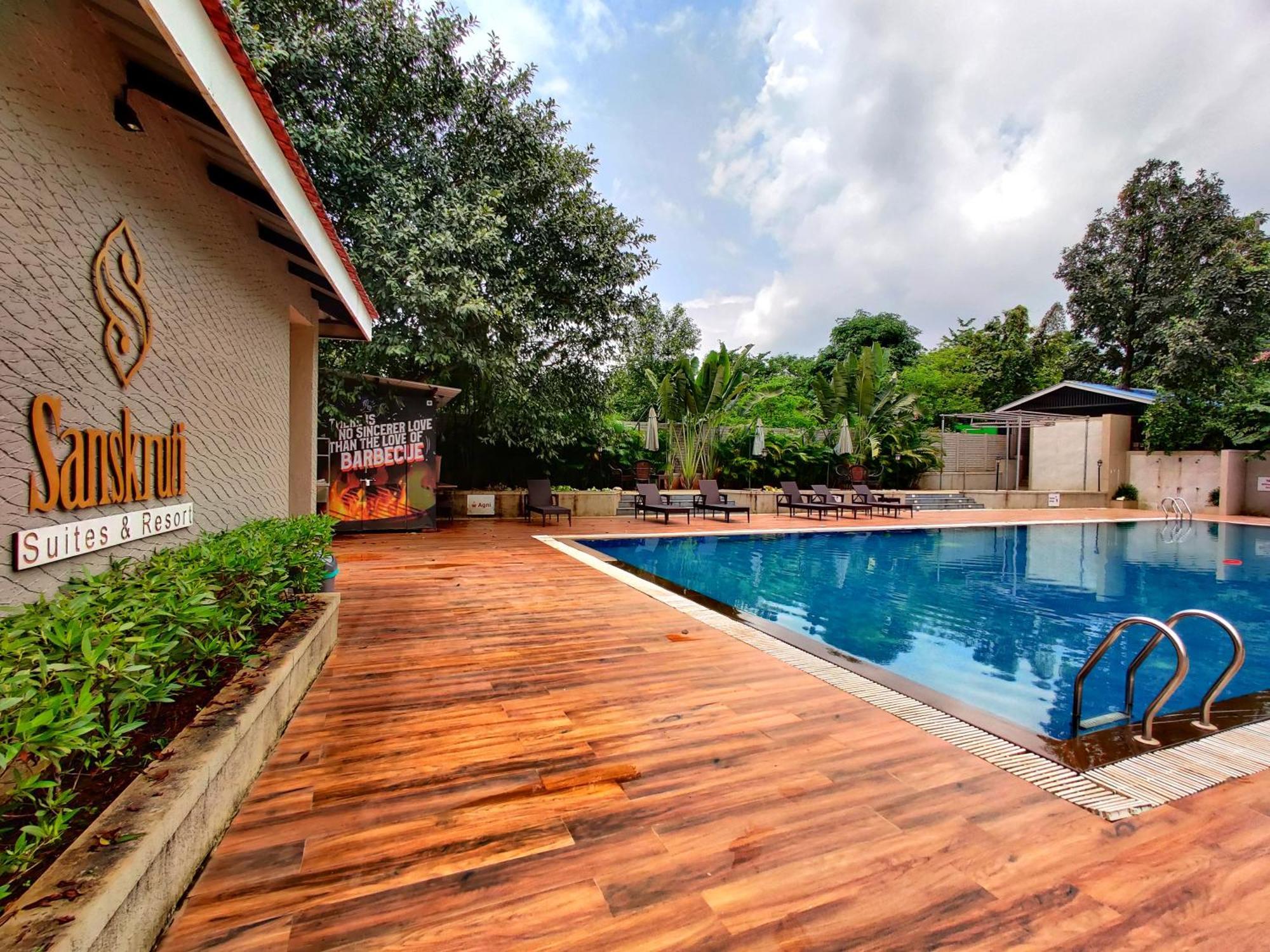 Pushpam Sanskruti Resort Karjat - A Pure Veg Resort Dhamni Bagian luar foto