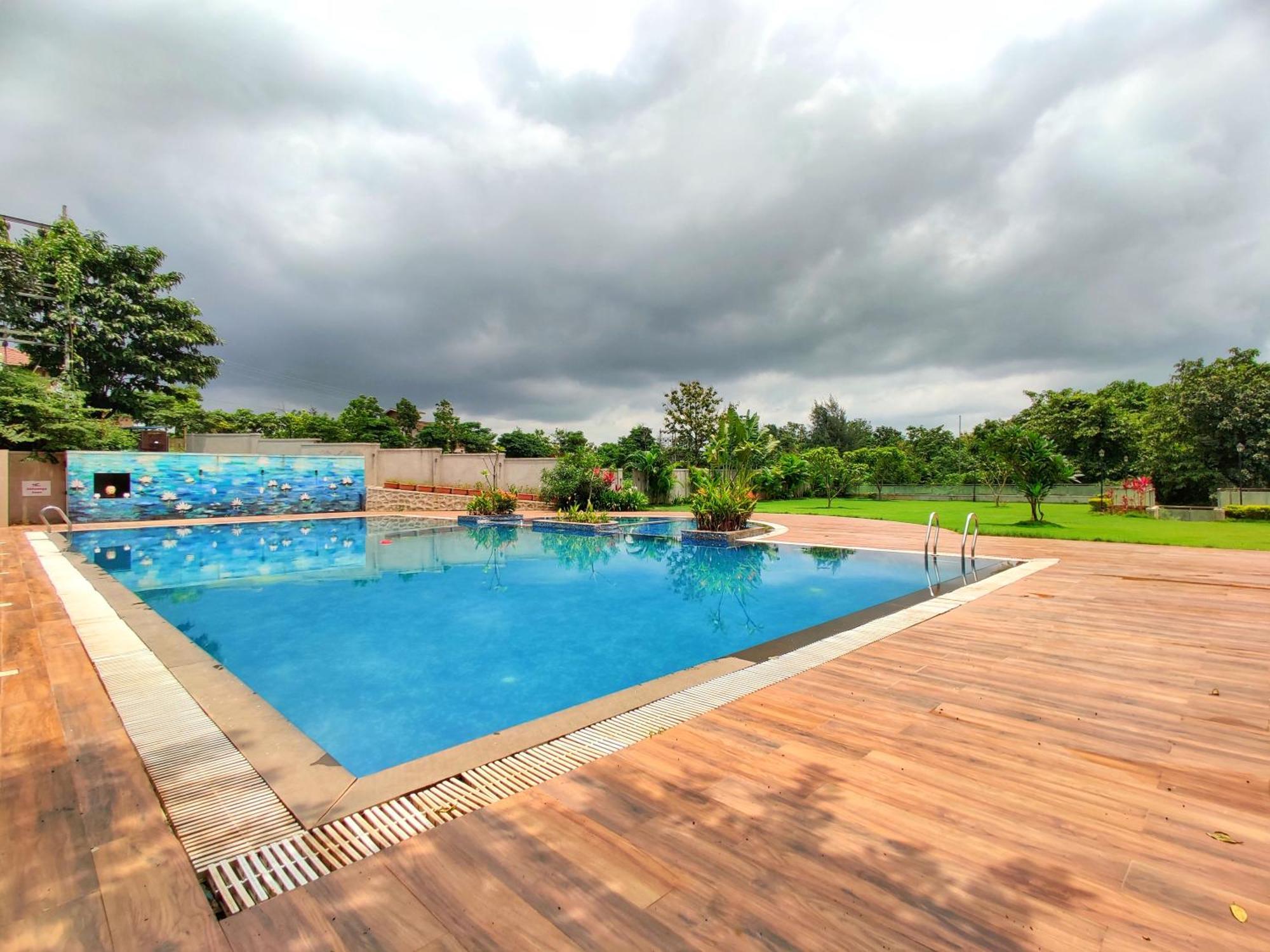 Pushpam Sanskruti Resort Karjat - A Pure Veg Resort Dhamni Bagian luar foto