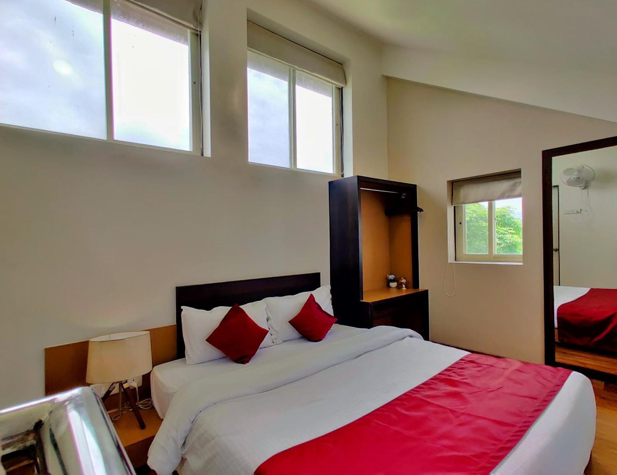 Pushpam Sanskruti Resort Karjat - A Pure Veg Resort Dhamni Bagian luar foto